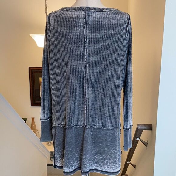 WE THE FREE Grey Oversized Waffle Kint Long Sleeve Top S EUC - Picture 3 of 6